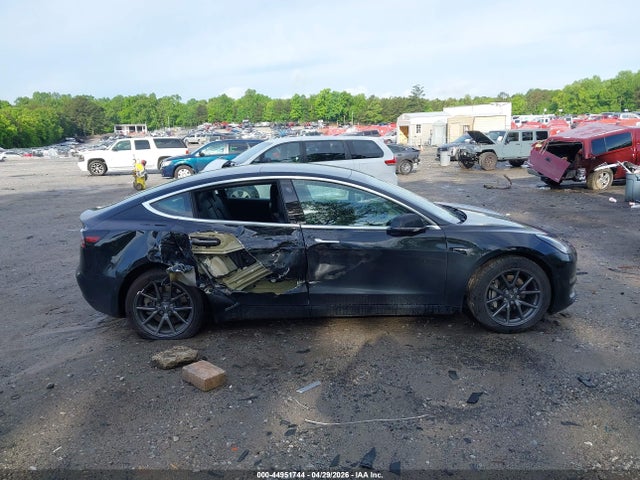 44951744 :رقم المزاد ، 5YJ3E1EAXLF611164 vin ، 2020 Tesla Model 3 Standard Range Plus Rear-wheel Drive/standard Range Rear-wheel Drive مزاد بيع