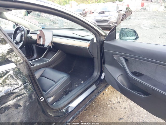 44951744 :رقم المزاد ، 5YJ3E1EAXLF611164 vin ، 2020 Tesla Model 3 Standard Range Plus Rear-wheel Drive/standard Range Rear-wheel Drive مزاد بيع