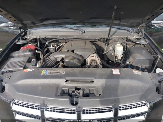 44951862 :رقم المزاد ، 1GYS4HEF0BR226735 vin ، 2011 Cadillac Escalade Esv Luxury مزاد بيع