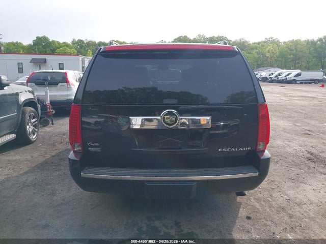 44951862 :رقم المزاد ، 1GYS4HEF0BR226735 vin ، 2011 Cadillac Escalade Esv Luxury مزاد بيع