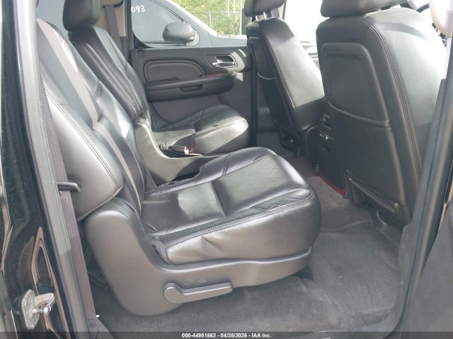 44951862 :رقم المزاد ، 1GYS4HEF0BR226735 vin ، 2011 Cadillac Escalade Esv Luxury مزاد بيع