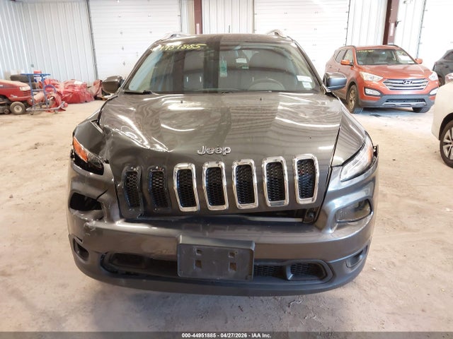 44951885 :رقم المزاد ، 1C4PJMCB5HW638785 vin ، 2017 Jeep Cherokee Latitude 4x4 مزاد بيع