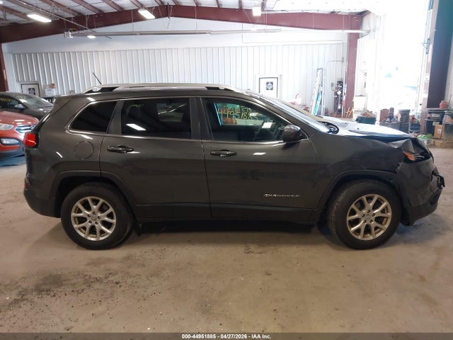 44951885 :رقم المزاد ، 1C4PJMCB5HW638785 vin ، 2017 Jeep Cherokee Latitude 4x4 مزاد بيع