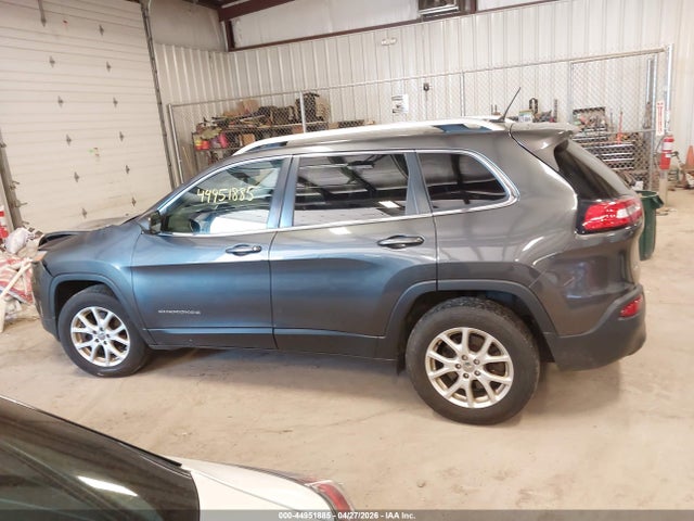 44951885 :رقم المزاد ، 1C4PJMCB5HW638785 vin ، 2017 Jeep Cherokee Latitude 4x4 مزاد بيع