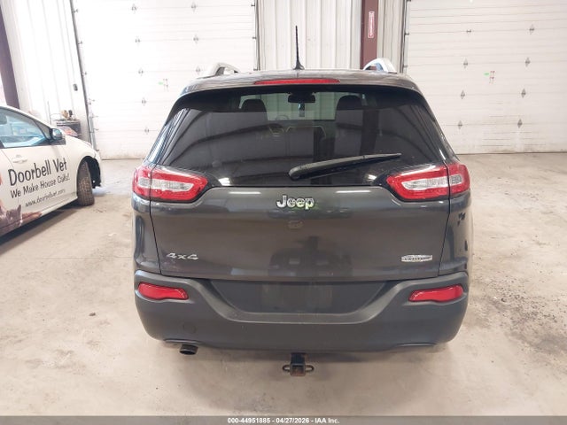 44951885 :رقم المزاد ، 1C4PJMCB5HW638785 vin ، 2017 Jeep Cherokee Latitude 4x4 مزاد بيع