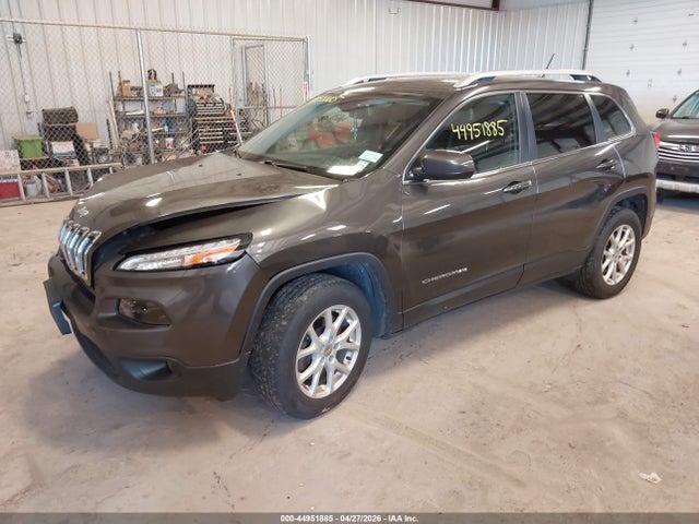 44951885 :رقم المزاد ، 1C4PJMCB5HW638785 vin ، 2017 Jeep Cherokee Latitude 4x4 مزاد بيع