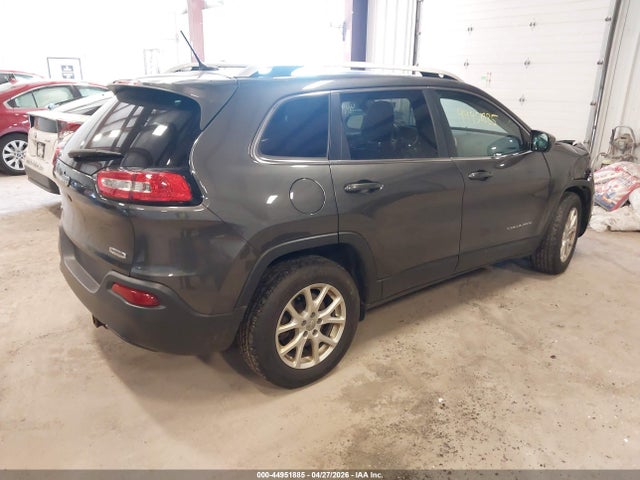 44951885 :رقم المزاد ، 1C4PJMCB5HW638785 vin ، 2017 Jeep Cherokee Latitude 4x4 مزاد بيع