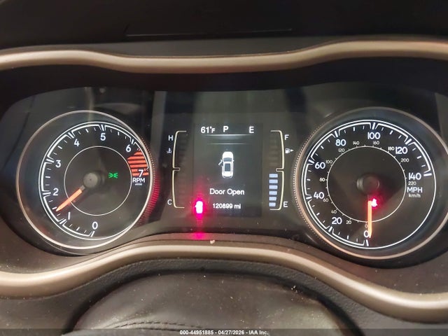 44951885 :رقم المزاد ، 1C4PJMCB5HW638785 vin ، 2017 Jeep Cherokee Latitude 4x4 مزاد بيع