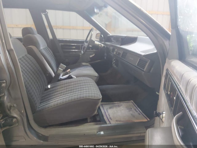 1988 Oldsmobile Delta 88 Royale მანქანა იყიდება აუქციონზე, vin: 1G3HN54C9JW370836, აუქციონის ნომერი: 44951892