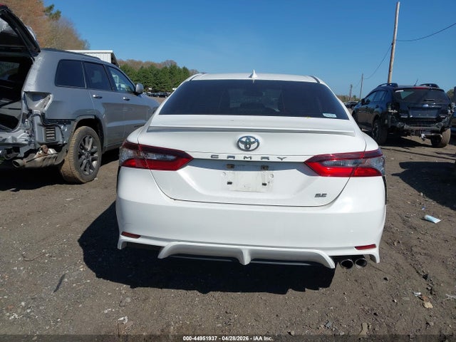 44951937 :رقم المزاد ، 4T1G11AK4MU443974 vin ، 2021 Toyota Camry Se مزاد بيع