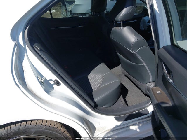 44951937 :رقم المزاد ، 4T1G11AK4MU443974 vin ، 2021 Toyota Camry Se مزاد بيع
