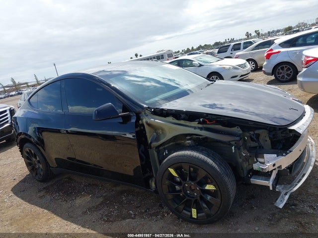 2023 Tesla Model Y Awd/long Range Dual Motor All-wheel Drive მანქანა იყიდება აუქციონზე, vin: 7SAYGDEE9PA116318, აუქციონის ნომერი: 44951957
