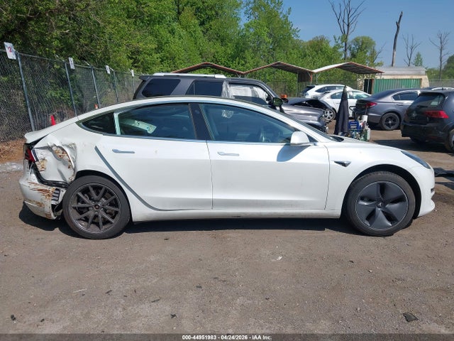 2020 Tesla Model 3 მანქანა იყიდება აუქციონზე, vin: 5YJ3E1EA4LF598007, აუქციონის ნომერი: 44951983