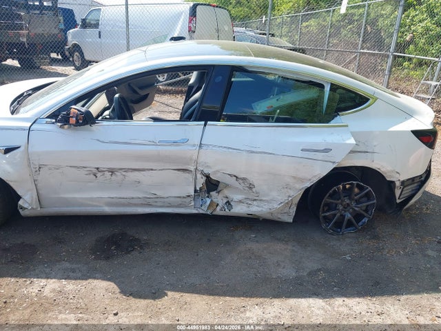 2020 Tesla Model 3 მანქანა იყიდება აუქციონზე, vin: 5YJ3E1EA4LF598007, აუქციონის ნომერი: 44951983