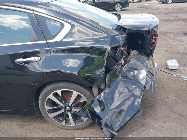 44952014 :رقم المزاد ، 1N4AL3AP6JC219852 vin ، 2018 Nissan Altima 2.5 Sr مزاد بيع