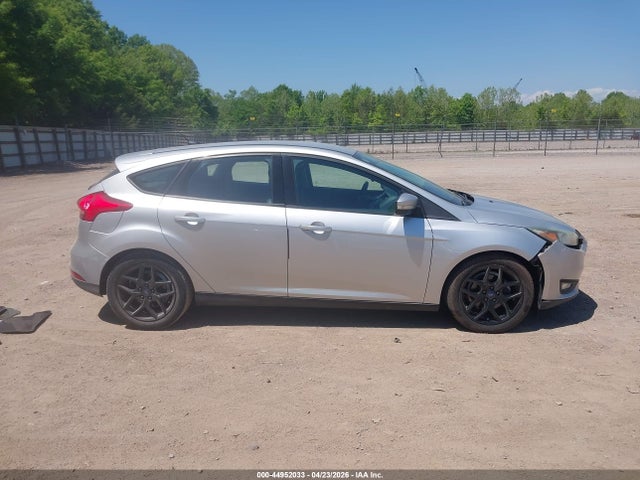 44952033 :رقم المزاد ، 1FADP3K25GL321687 vin ، 2016 Ford Focus Se مزاد بيع