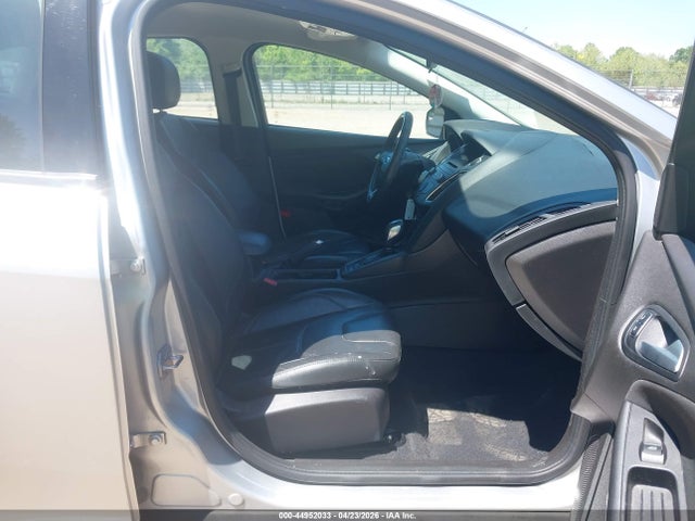 44952033 :رقم المزاد ، 1FADP3K25GL321687 vin ، 2016 Ford Focus Se مزاد بيع