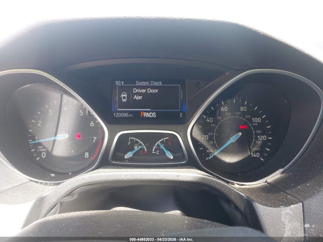 44952033 :رقم المزاد ، 1FADP3K25GL321687 vin ، 2016 Ford Focus Se مزاد بيع