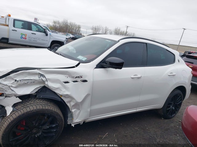 Aukcja sprzedaży 2022 Maserati Levante Modena S, vin: ZN661ZUM1NX403040, numer aukcji: 44952120