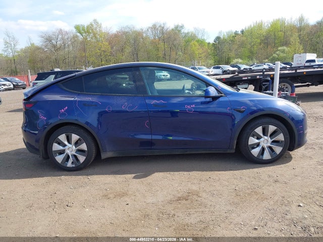 2022 Tesla Model Y Long Range Dual Motor All-wheel Drive მანქანა იყიდება აუქციონზე, vin: 7SAYGAEE0NF393129, აუქციონის ნომერი: 44952210