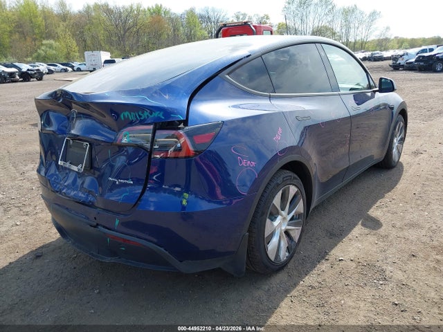 2022 Tesla Model Y Long Range Dual Motor All-wheel Drive მანქანა იყიდება აუქციონზე, vin: 7SAYGAEE0NF393129, აუქციონის ნომერი: 44952210