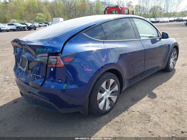 2022 Tesla Model Y Long Range Dual Motor All-wheel Drive მანქანა იყიდება აუქციონზე, vin: 7SAYGAEE0NF393129, აუქციონის ნომერი: 44952210