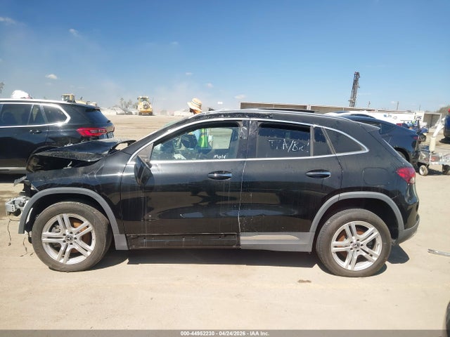 W1N4N4GB3MJ160433 Mercedes-Benz GLA