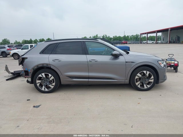 WA1AAAGE9MB018476 Audi E-tron Premium Quattro