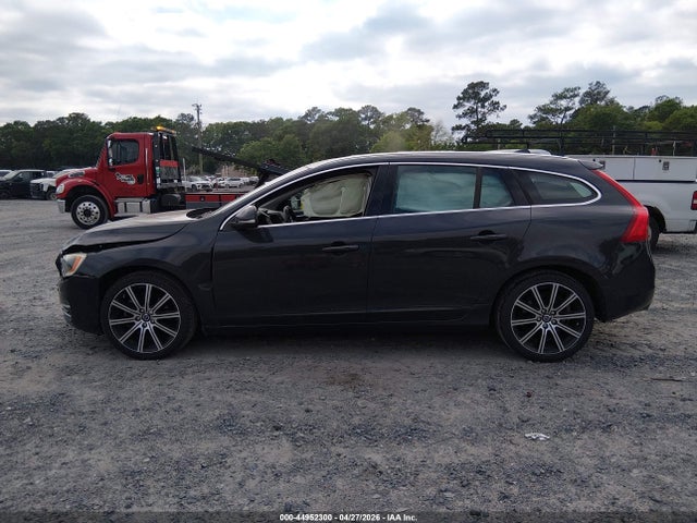 2015 Volvo V60 T5 Platinum მანქანა იყიდება აუქციონზე, vin: YV140MEM6F1220602, აუქციონის ნომერი: 44952300
