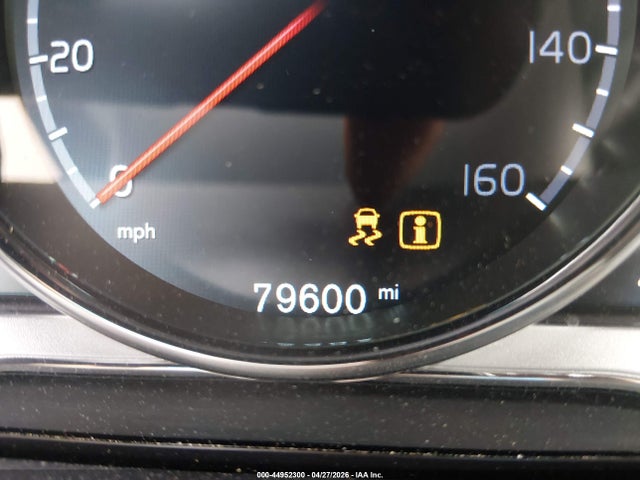 2015 Volvo V60 T5 Platinum მანქანა იყიდება აუქციონზე, vin: YV140MEM6F1220602, აუქციონის ნომერი: 44952300
