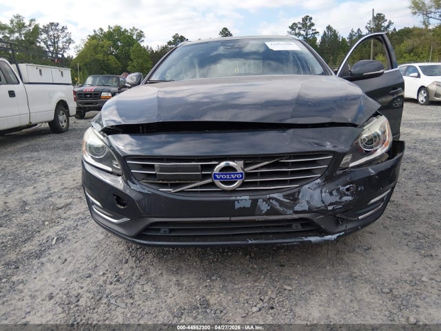 2015 Volvo V60 T5 Platinum მანქანა იყიდება აუქციონზე, vin: YV140MEM6F1220602, აუქციონის ნომერი: 44952300