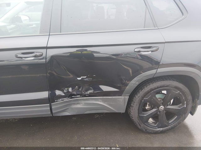 Продажа на аукционе авто 2025 Volkswagen Taos 1.5t Se Black, vin: 3VV2C7B21SM054884, номер лота: 44952312