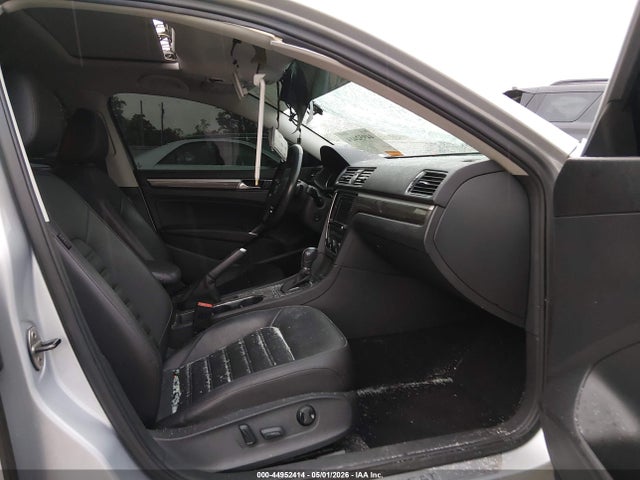 Продаж на аукціоні авто 2017 Volkswagen Passat V6 Sel Premium, vin: 1VWCM7A30HC060919, номер лоту: 44952414