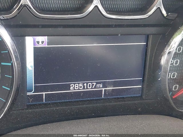 44952457 :رقم المزاد ، 1GNSKJKC9FR730274 vin ، 2015 Chevrolet Suburban 1500 Lt مزاد بيع