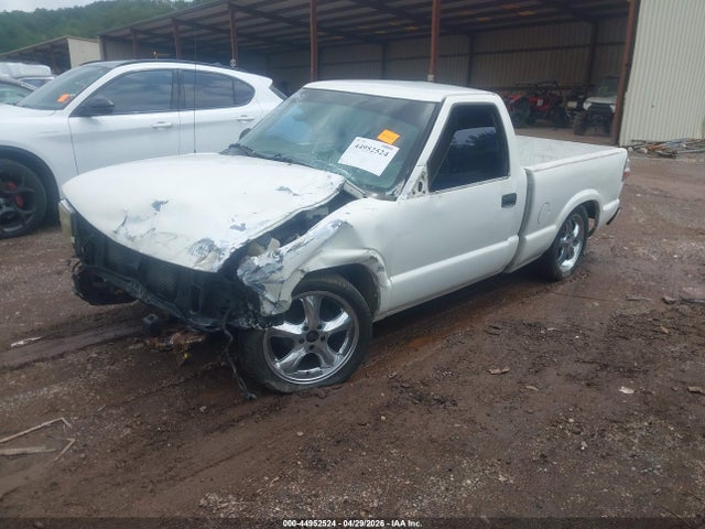 44952524 :رقم المزاد ، 1GCCS14X3W8242179 vin ، 1998 Chevrolet S-10 Fleetside مزاد بيع