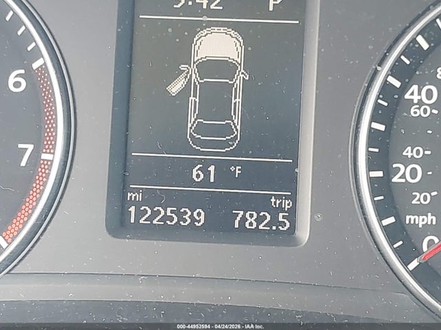 2013 Volkswagen Passat 2.5l Se მანქანა იყიდება აუქციონზე, vin: 1VWBP7A3XDC150012, აუქციონის ნომერი: 44952594