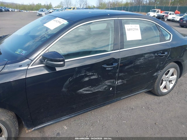 2013 Volkswagen Passat 2.5l Se მანქანა იყიდება აუქციონზე, vin: 1VWBP7A3XDC150012, აუქციონის ნომერი: 44952594