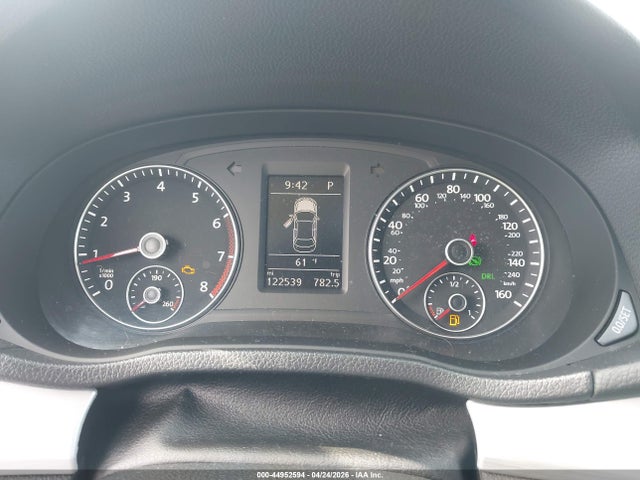 2013 Volkswagen Passat 2.5l Se მანქანა იყიდება აუქციონზე, vin: 1VWBP7A3XDC150012, აუქციონის ნომერი: 44952594