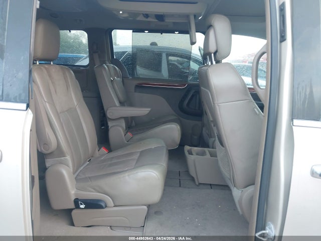 44952643 :رقم المزاد ، 2C4RC1GGXDR665281 vin ، 2013 Chrysler Town & Country Limited مزاد بيع
