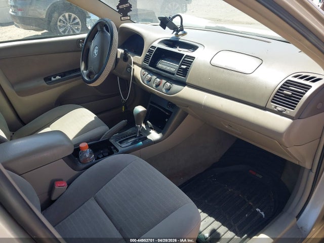 44952701 :رقم المزاد ، 4T1BE32K15U567730 vin ، 2005 Toyota Camry Le مزاد بيع