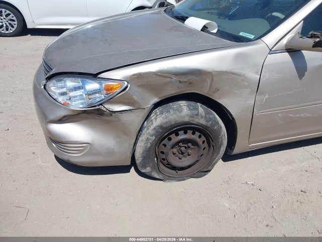 44952701 :رقم المزاد ، 4T1BE32K15U567730 vin ، 2005 Toyota Camry Le مزاد بيع