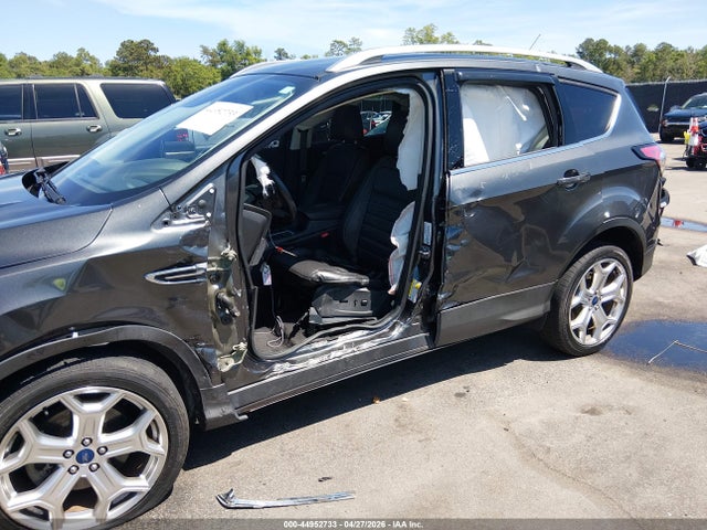 44952733 :رقم المزاد ، 1FMCU9J95HUF01677 vin ، 2017 Ford Escape Titanium مزاد بيع