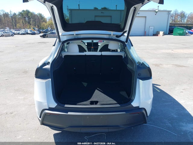 2026 Tesla Model Y მანქანა იყიდება აუქციონზე, vin: 7SAYGDEE7TA448512, აუქციონის ნომერი: 44952911