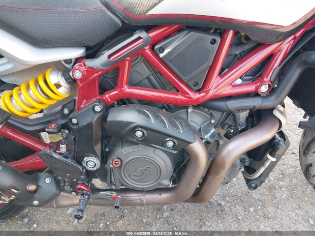 56KRZR25XN3007161 INDIAN MOTORCYCLE CO. Ftr R Carbon