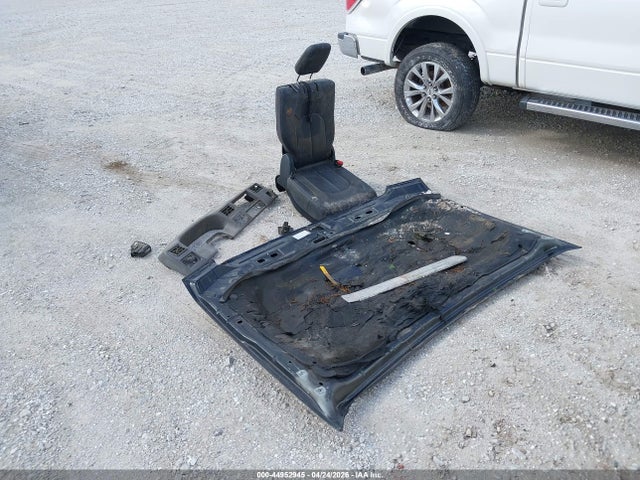 44952945 :رقم المزاد ، 1FTWW33F92EC25484 vin ، 2002 Ford F-350 Lariat/xl/xlt مزاد بيع