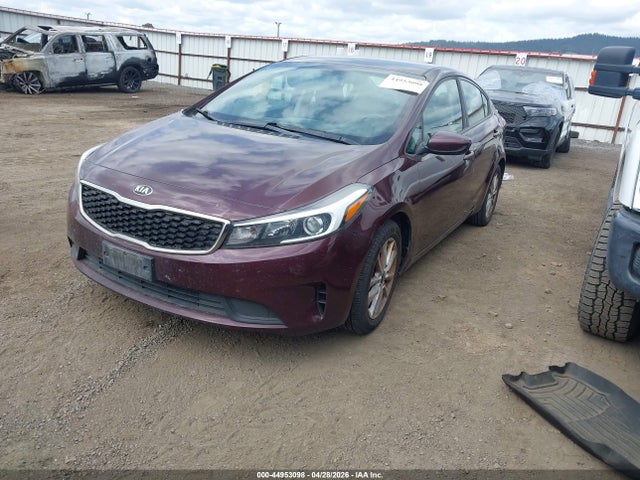 44953098 :رقم المزاد ، 3KPFL4A7XHE131881 vin ، 2017 Kia Forte Lx مزاد بيع