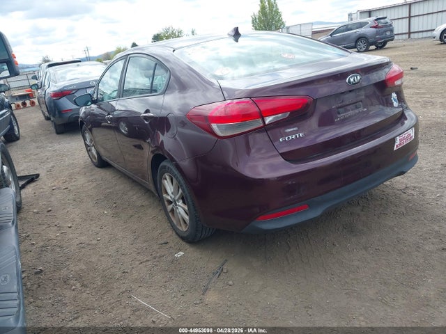 44953098 :رقم المزاد ، 3KPFL4A7XHE131881 vin ، 2017 Kia Forte Lx مزاد بيع