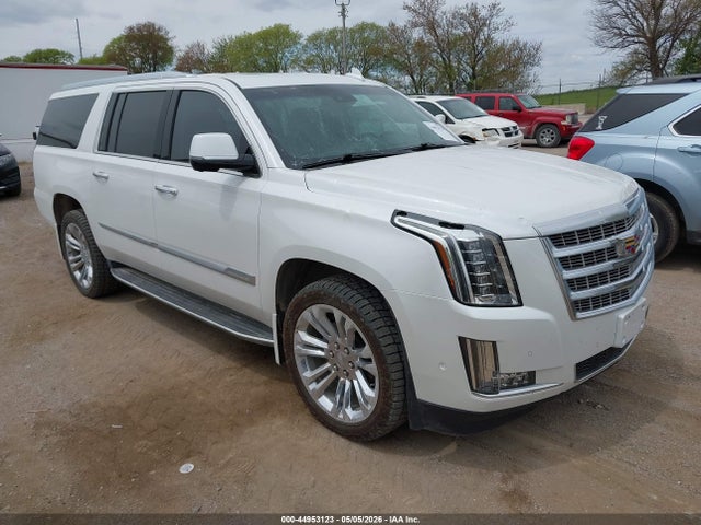 Продажа на аукционе авто 2017 Cadillac Escalade Esv Luxury, vin: 1GYS4HKJ1HR213140, номер лота: 44953123