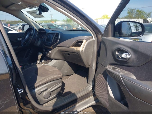 44953136 :رقم المزاد ، 1C4PJMCB1FW750335 vin ، 2015 Jeep Cherokee Latitude Altitude مزاد بيع