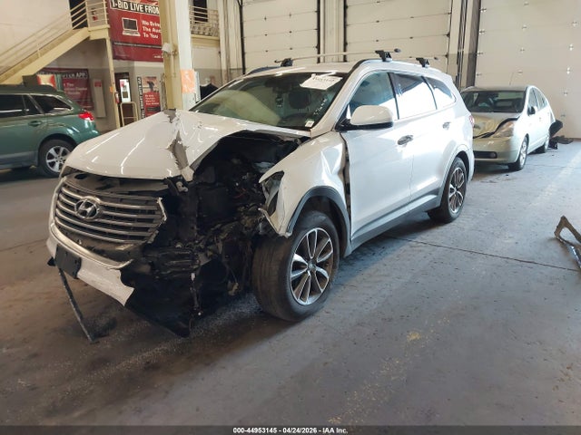 KM8SMDHF5HU212423 Hyundai Santa Fe Se